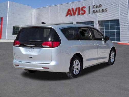 2024 Chrysler Voyager LX