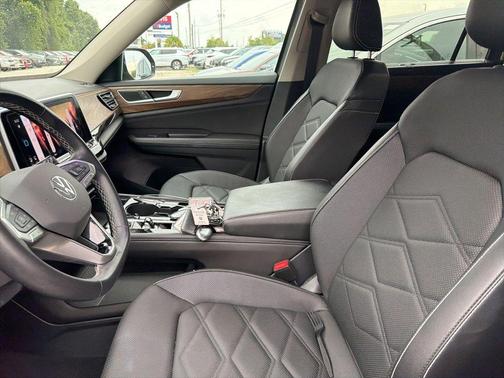 Gray 2025 Volkswagen Atlas 2.0T SE w/Technology