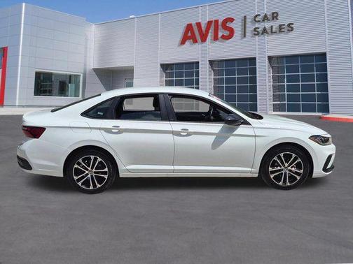 Pure White 2025 Volkswagen Jetta 1.5T Sport