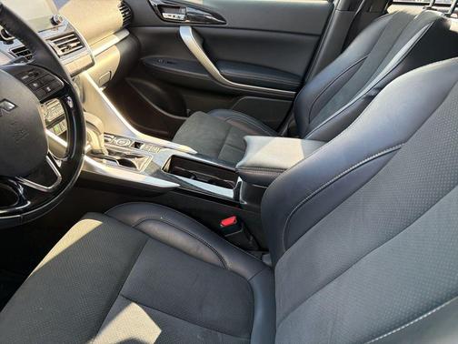 Alloy Silver Metallic 2025 Mitsubishi Eclipse Cross SE