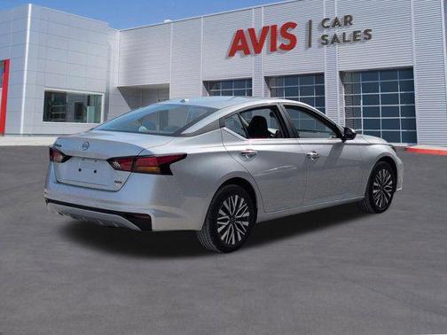 Brilliant Silver Metallic 2025 Nissan Altima 2.5 SV