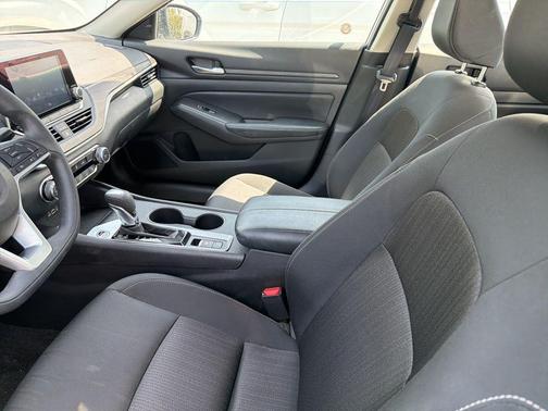 Brilliant Silver Metallic 2025 Nissan Altima 2.5 SV
