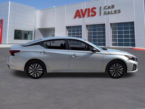Brilliant Silver Metallic 2025 Nissan Altima 2.5 SV