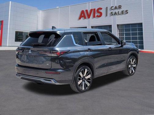 Graphite Gray 2025 Mitsubishi Outlander SE