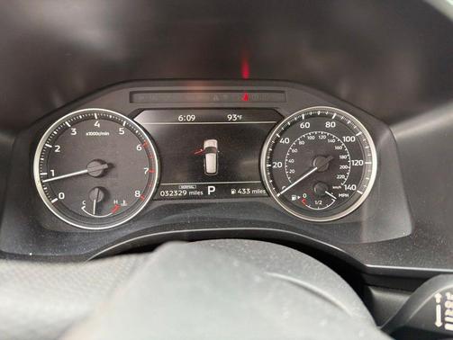 Graphite Gray 2025 Mitsubishi Outlander SE 2.5 2WD