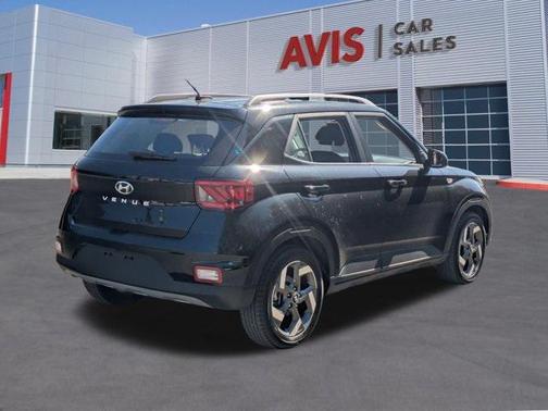 2025 Hyundai VENUE SEL