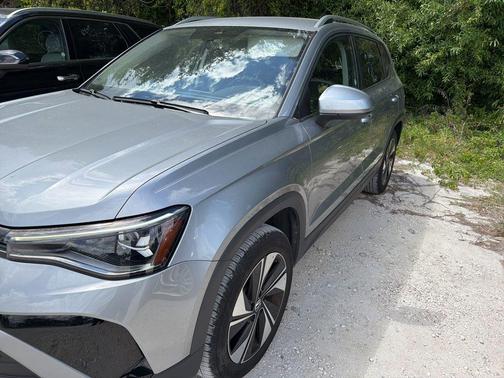 Gray 2025 Volkswagen Taos 1.5T SE