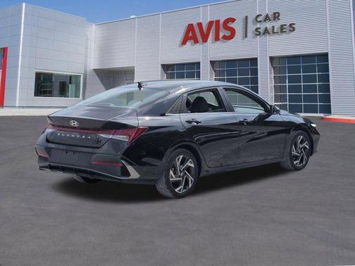 Abyss Black 2025 Hyundai ELANTRA SEL