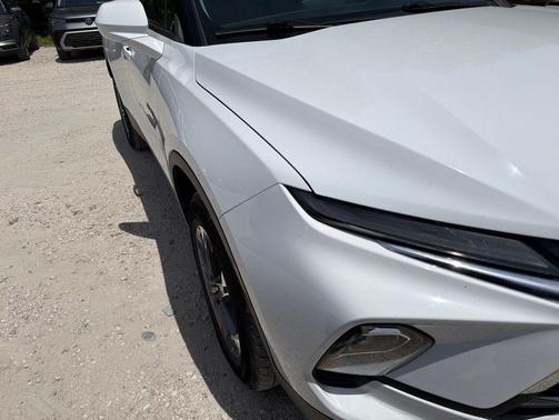 Summit White 2025 Chevrolet Blazer 2LT