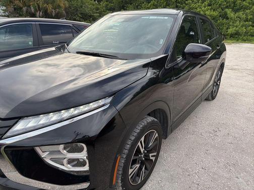 Labrador Black Pearl 2025 Mitsubishi Eclipse Cross SE