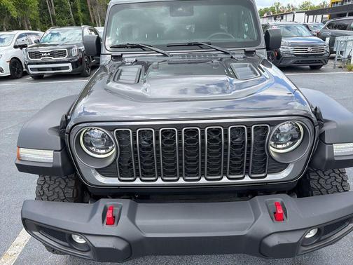 Granite Crystal Metallic Clearcoat 2025 Jeep Wrangler Rubicon