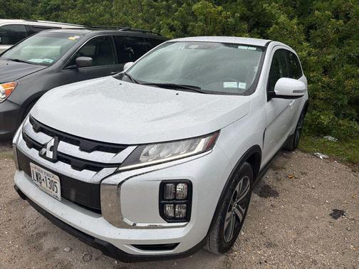 White Diamond 2025 Mitsubishi Outlander Sport SE