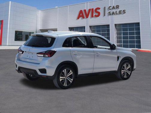 White Diamond 2025 Mitsubishi Outlander Sport SE