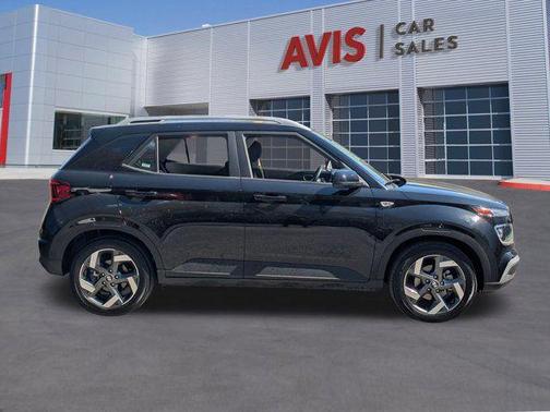 Onyx Black 2025 Hyundai VENUE SEL