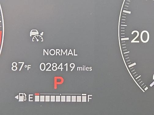 Crystal Black Pearl 2025 Honda HR-V LX