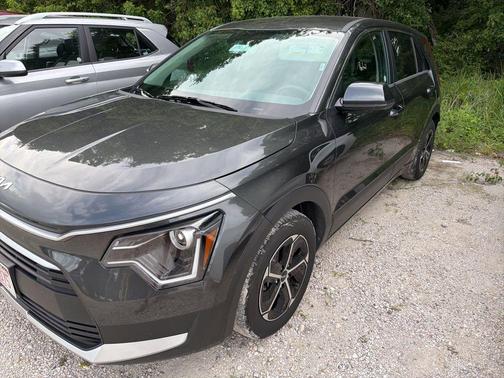 Interstellar Gray 2025 Kia Niro LX