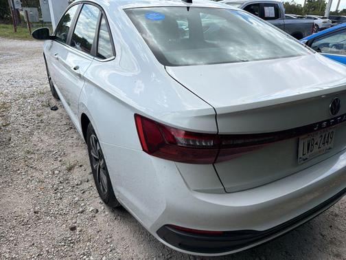 Pure White 2025 Volkswagen Jetta 1.5T S