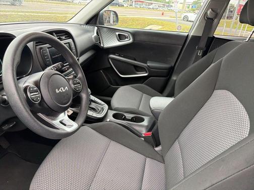 Gravity Gray 2023 Kia Soul LX