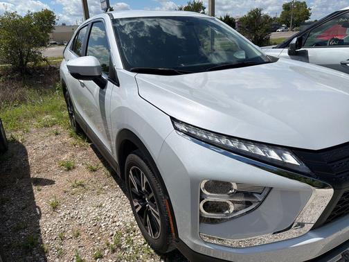White Diamond 2025 Mitsubishi Eclipse Cross SE