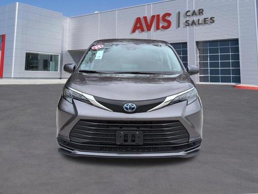 2024 Toyota Sienna LE