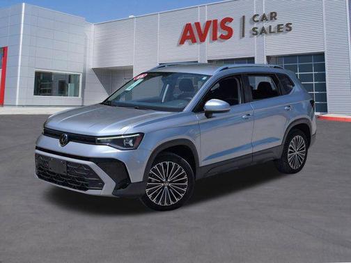 Pyrite Silver Metallic 2025 Volkswagen Taos 1.5T SE