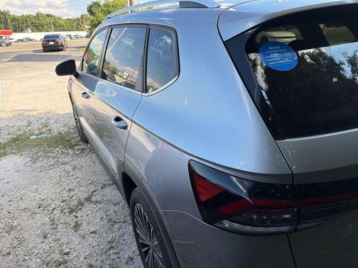 Pyrite Silver Metallic 2025 Volkswagen Taos 1.5T SE