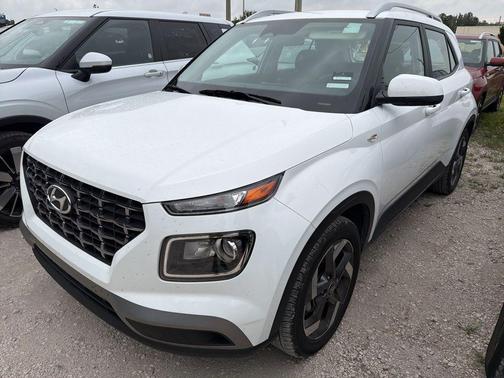 Lunar White 2025 Hyundai VENUE SEL