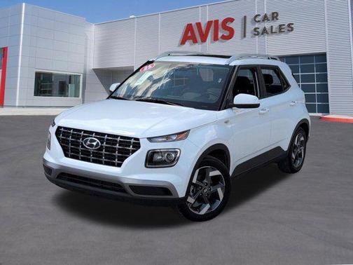 Lunar White 2025 Hyundai VENUE SEL