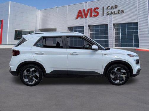 Lunar White 2025 Hyundai VENUE SEL
