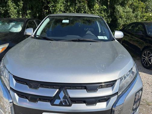 Alloy Silver Metallic 2025 Mitsubishi Outlander Sport SE