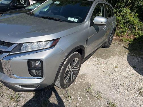 Alloy Silver Metallic 2025 Mitsubishi Outlander Sport SE