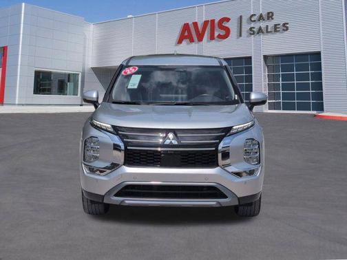 Alloy Silver Metallic 2025 Mitsubishi Outlander SE 2.5 2WD