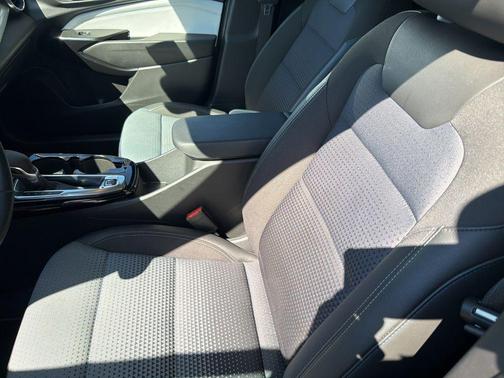 Sterling Gray Metallic 2025 Chevrolet Trax LT