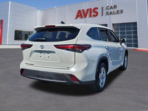 2024 Toyota Highlander LE