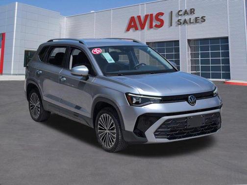 Pyrite Silver Metallic 2025 Volkswagen Taos 1.5T SE
