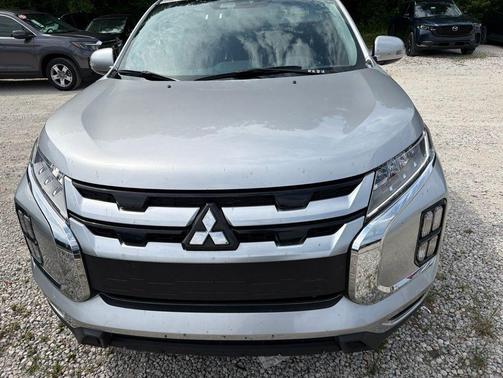 Alloy Silver Metallic 2025 Mitsubishi Outlander Sport SE