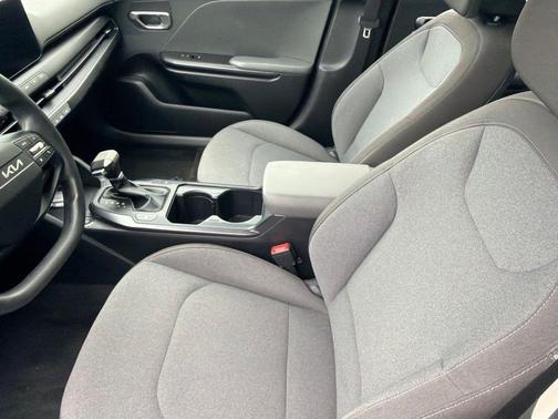 Aurora Black 2025 Kia K4 LXS