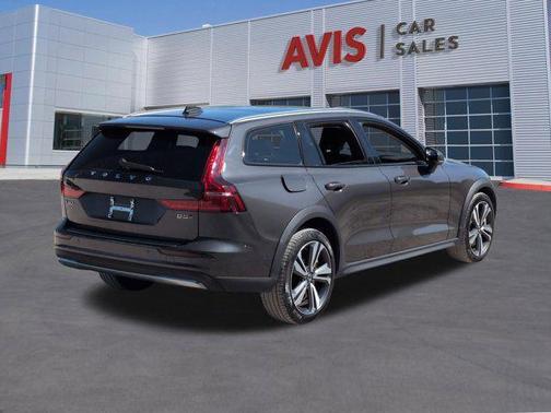 Platinum Grey Metallic 2025 Volvo V60 Cross Country Plus, B5 AWD Gas (mild hybrid)