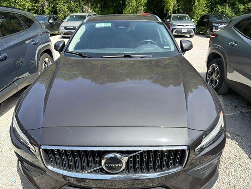 Platinum Grey Metallic 2025 Volvo V60 Cross Country Plus, B5 AWD Gas (mild hybrid)
