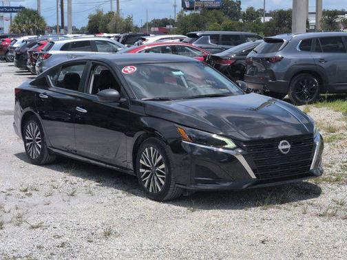 Super Black 2025 Nissan Altima 2.5 SV