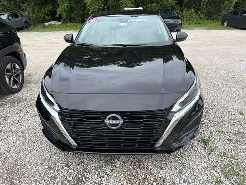 Super Black 2025 Nissan Altima 2.5 SV