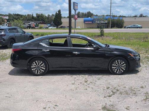 Super Black 2025 Nissan Altima 2.5 SV