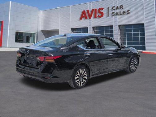 Super Black 2025 Nissan Altima 2.5 SV