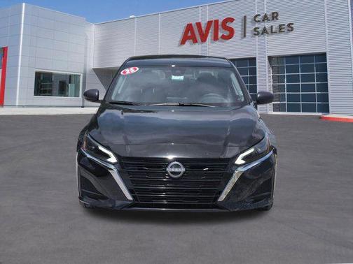 Super Black 2025 Nissan Altima 2.5 SV