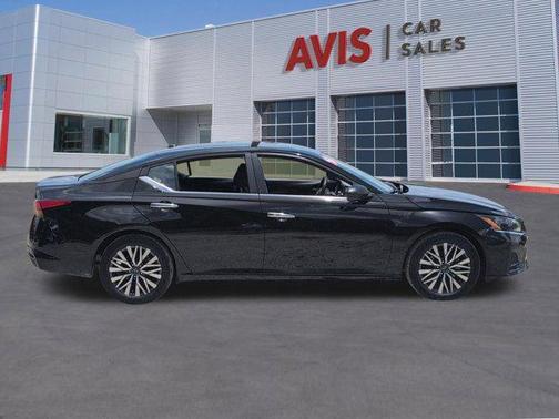 Super Black 2025 Nissan Altima 2.5 SV