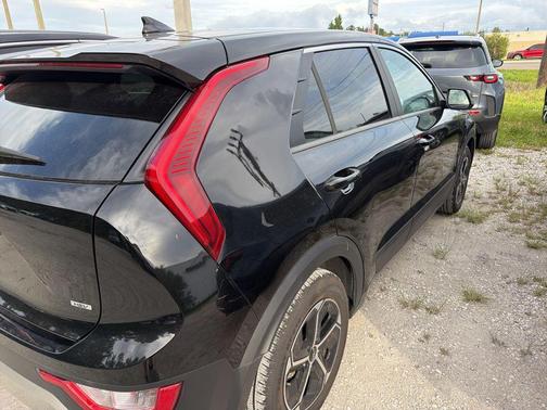 Aurora Black Pearl 2025 Kia Niro LX