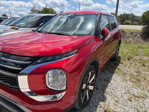 Red Metallic 2025 Mitsubishi Outlander SE 2.5 2WD