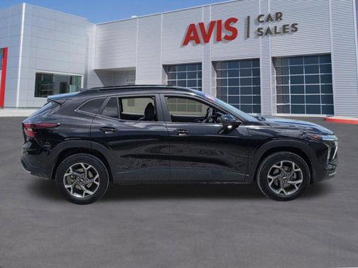Black Metallic 2025 Chevrolet Trax LT