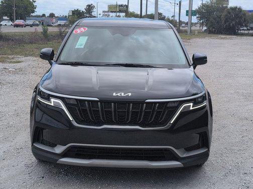 2024 Kia Carnival LX