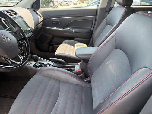 Alloy Silver Metallic 2025 Mitsubishi Outlander Sport SE